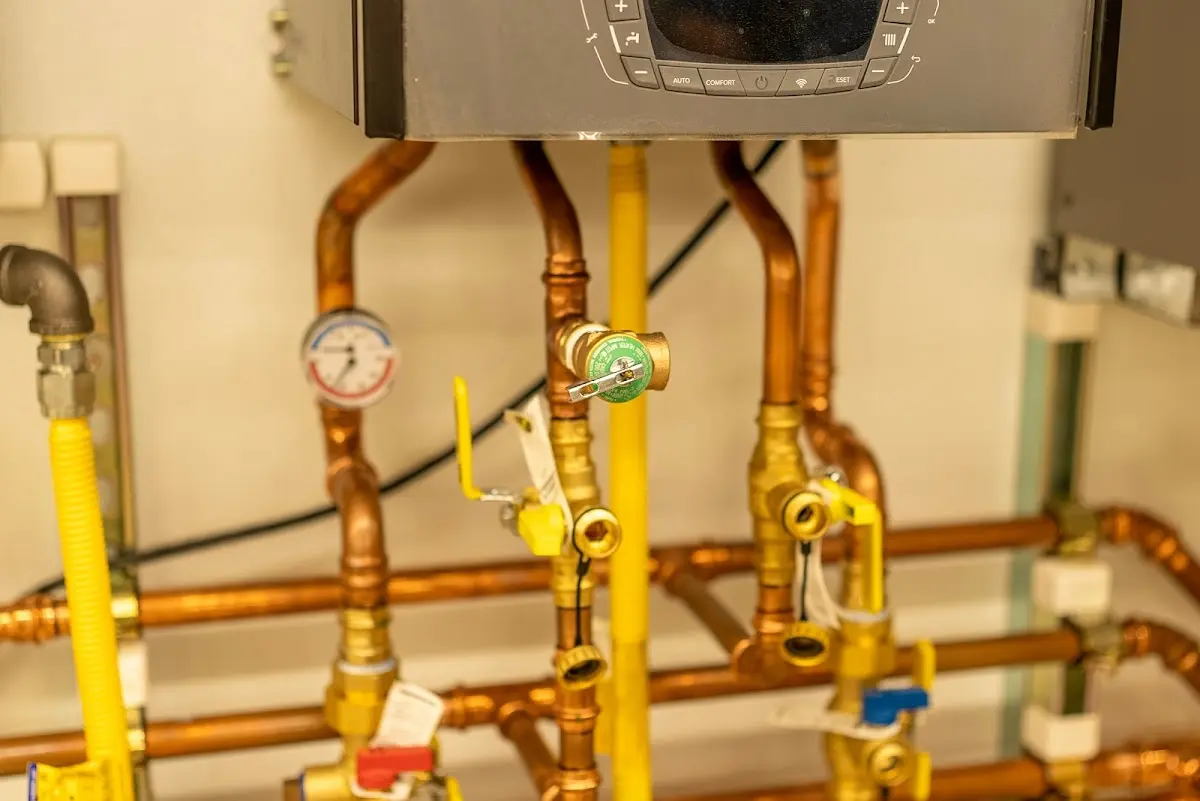 Licensed technician providing Water Heater Installation for a homeowner in Grottoes